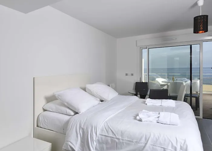 Nautilia 205 By Agn -Superieure Luxe - 2 Personnes Daire Agde